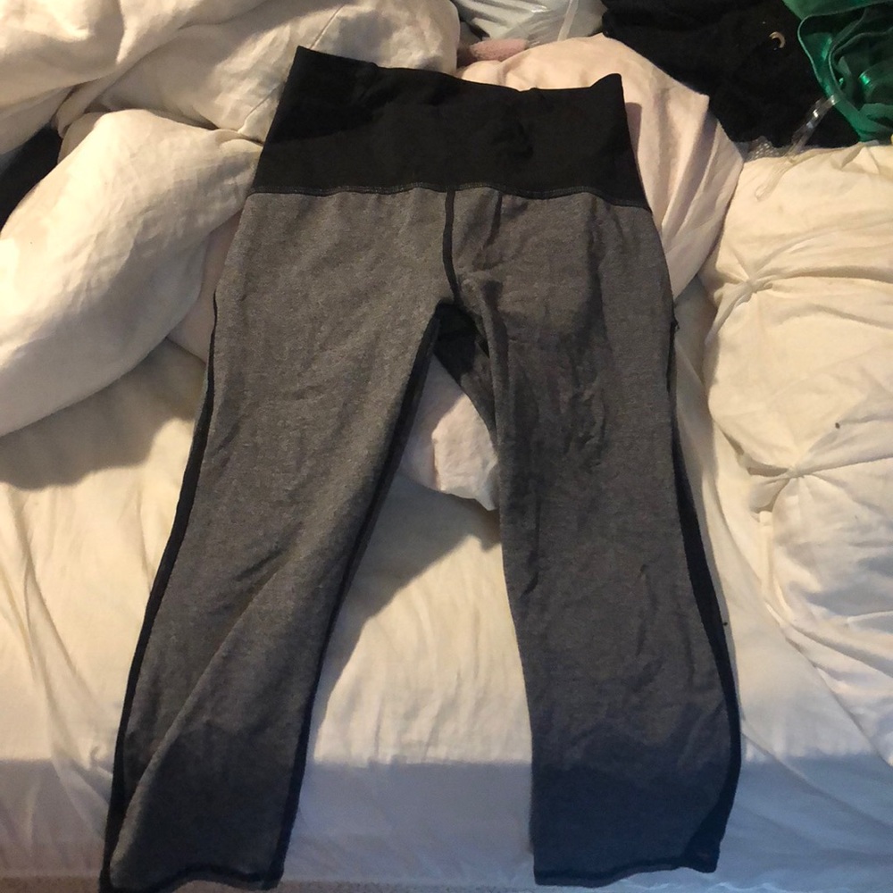 Lulu lemon gray cropped leggings